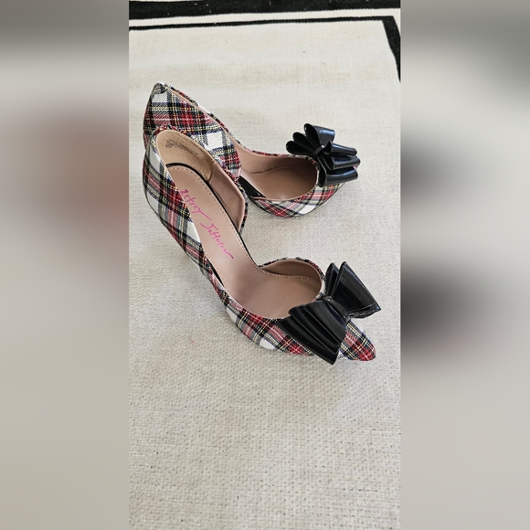 Women red, black and white checkered high heel shoes size (6). - Picture 2 of 5